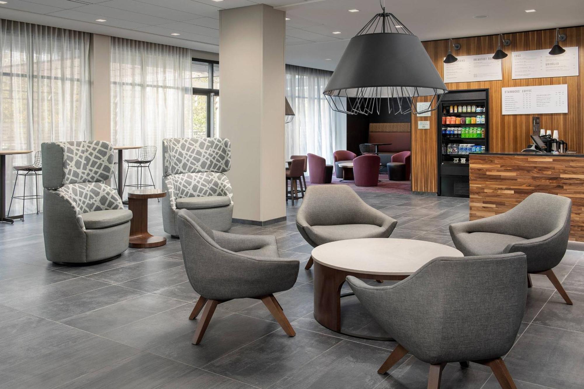 Courtyard Portland East Hotel Fairview Bagian luar foto